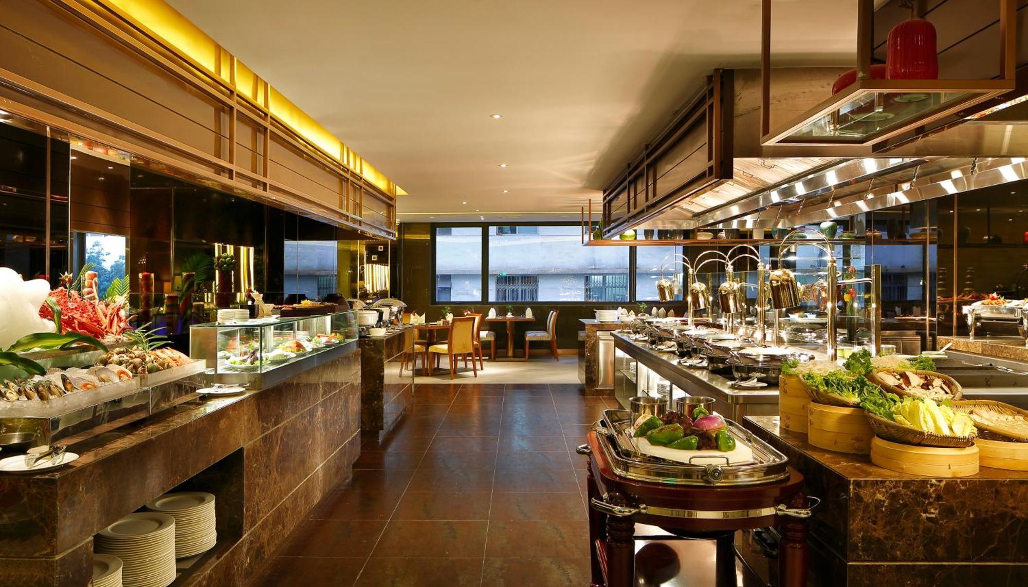 Hotel Centre By Ihg Kunming