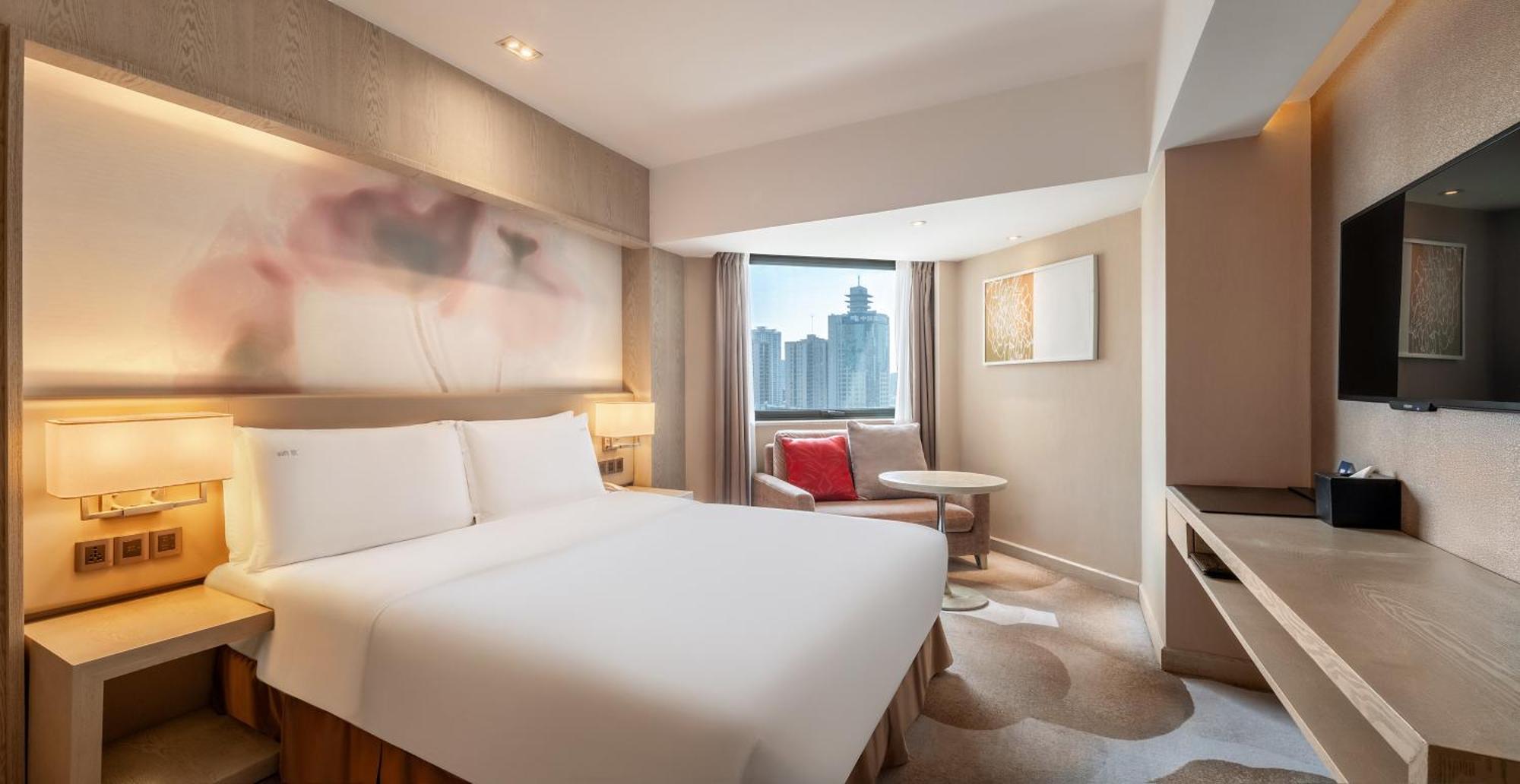 Centre By Ihg Hotel 5*